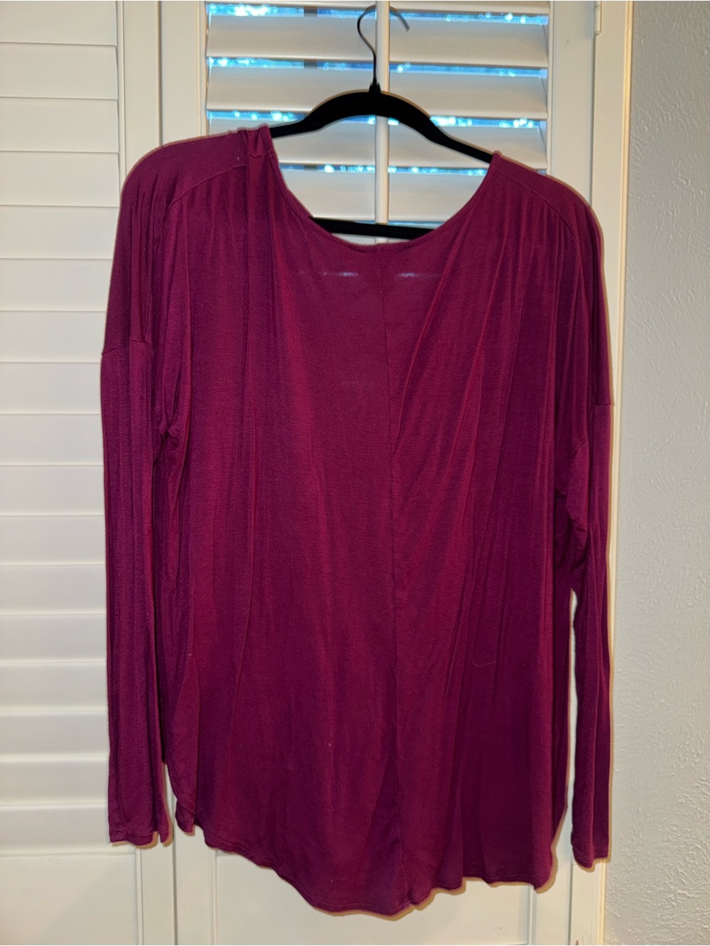 Cute maroon top from Forever 21! It is very soft, light, and cute! - Picture 3 of 5